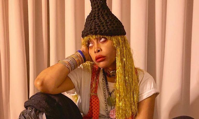 Erykah Badu Wants You to Smell Her Vagina (Seriously)