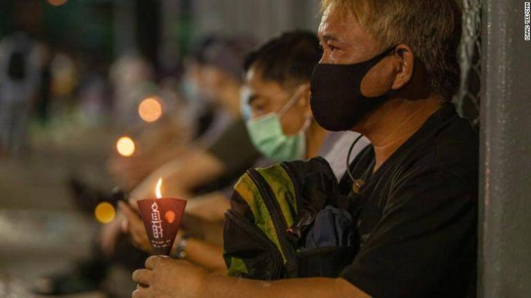 Thousands Gather in Tiananmen Square Despite Ban